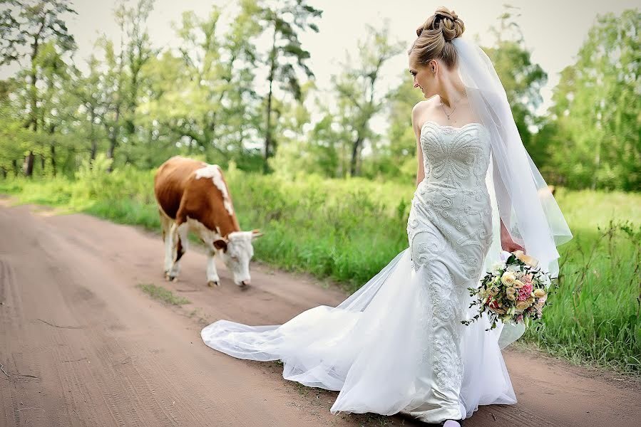 結婚式の写真家Elena Raevskaya (leonflo)。2018 10月1日の写真