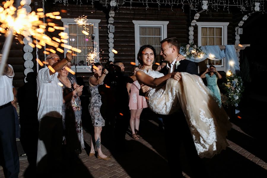 Fotografo di matrimoni Olga Udyanskaya (olyushka). Foto del 21 agosto 2017