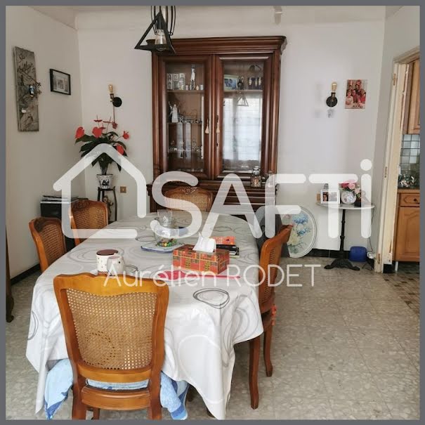 Vente maison 7 pièces 180 m² à Vatan (36150), 49 000 €