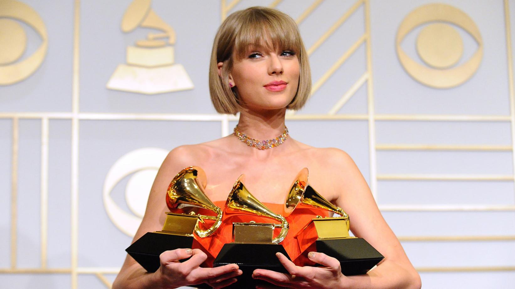 9 Major Career Milestones And Best Moments That Make Everyone Admire: How Tall Is Taylor Swift - The Queen Of Trophies?