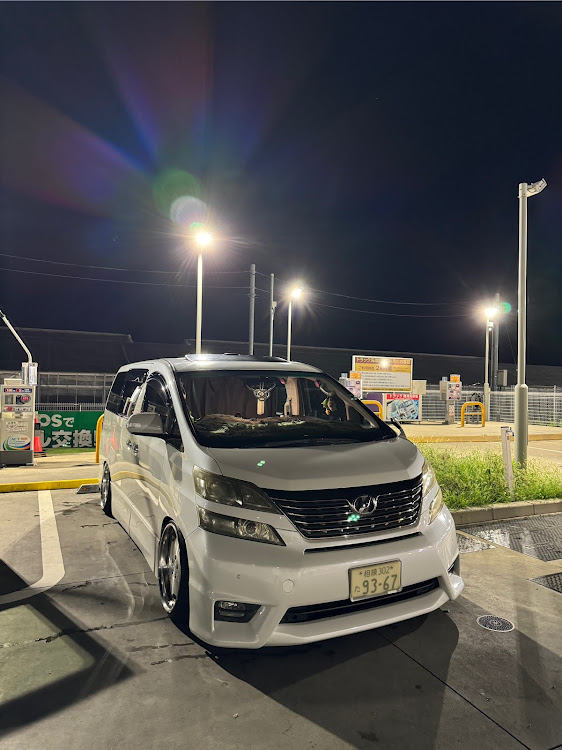 ヴェルファイアの洗車・車高調整・振り返り投稿・丸亀製麺に関するカスタム事例の投稿画像1枚目