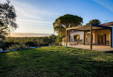 House with pool and terrace 17