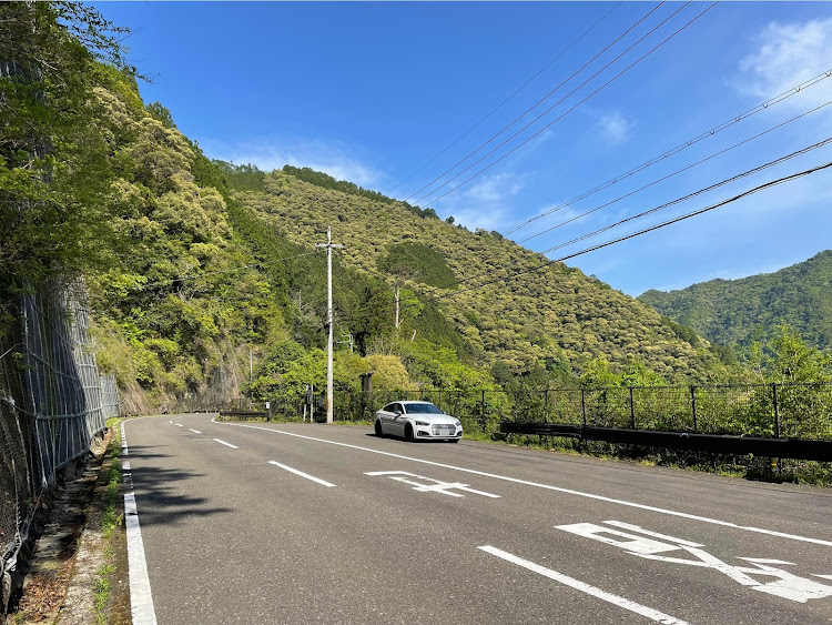 S5 スポーツバックの熊野本宮大社お参り・山越えドライブ楽しいねに関するカスタム事例の投稿画像13枚目