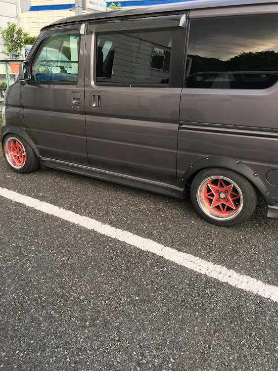 ハイエースバンのハイエース・車検完了・ハイエースバン・フェラーリ・旧車に関するカスタム事例の投稿画像4枚目
