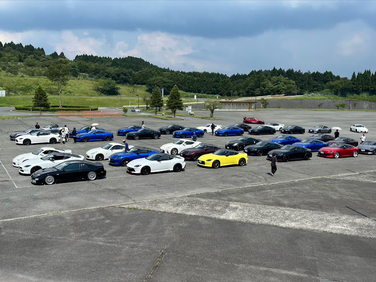 フェアレディZのRZ34オーナーズクラブ・お盆休み・夏の空と愛車・オフ会・ドライブに関するカスタム事例の投稿画像5枚目