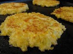 CHEESY CAULIFLOWER PATTIES was pinched from <a href="http://lekkerreseptevirdiejongergeslag.blogspot.com/search?updated-max=2013-08-06T06:34:00-07:00" target="_blank">lekkerreseptevirdiejongergeslag.blogspot.com.</a>