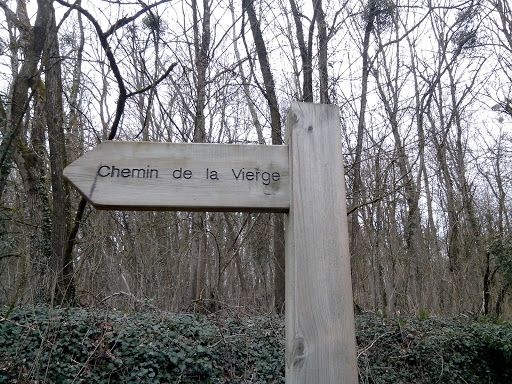 Chemin De La Vierge