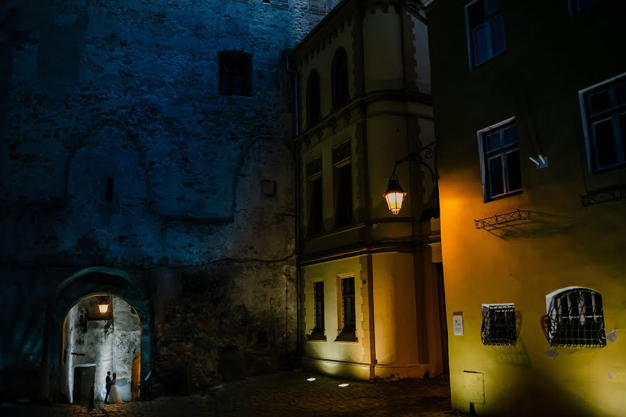 Fotografo di matrimoni Mihai Ruja (mrvisuals). Foto del 19 ottobre 2018