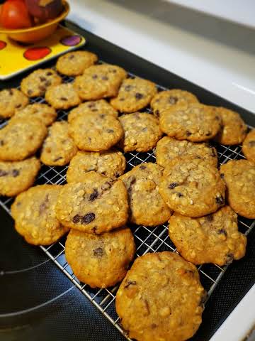 Old Fashioned Oatmeal Raisin Cookies