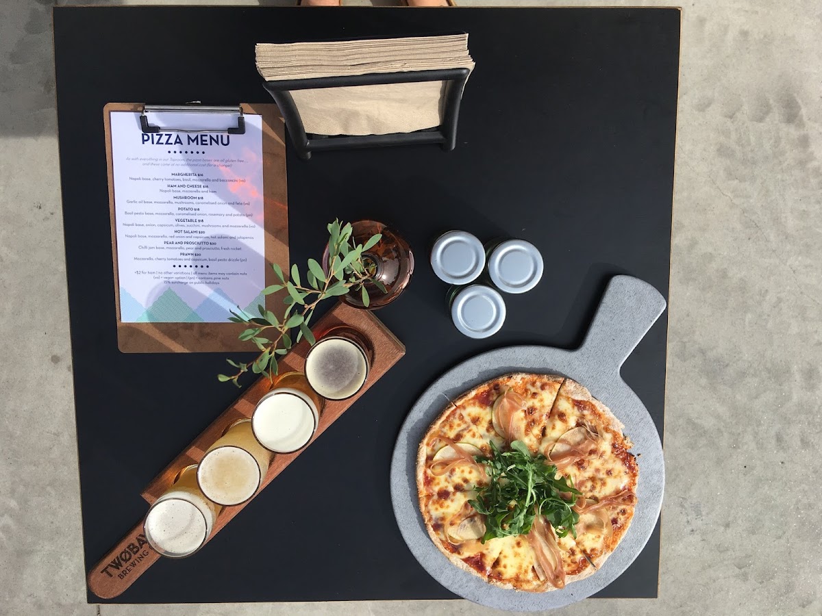 Gluten-Free Pizza at TWØBAYS Brewing Co