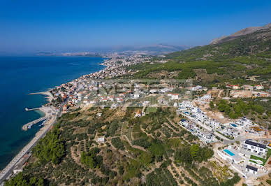 Villa with pool and terrace 4