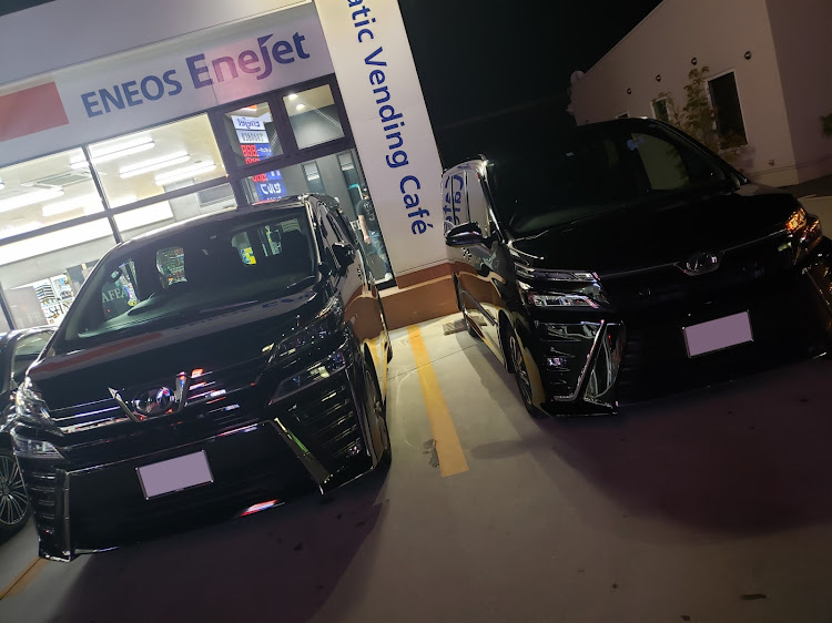 ヴォクシーのヴォクシー・ヴェルファイア・洗車・LEDテープに関するカスタム事例の投稿画像1枚目