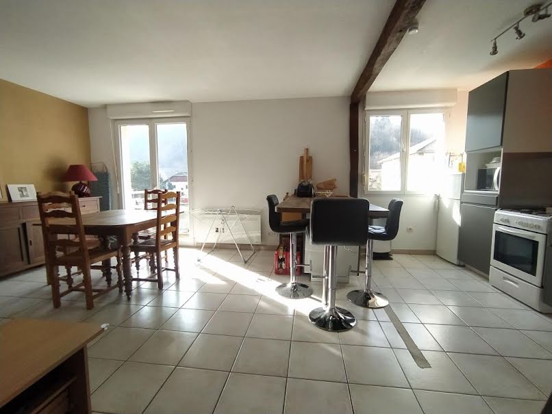 Location meublée appartement 3 pièces 62 m² à Rumilly (74150), 903 €