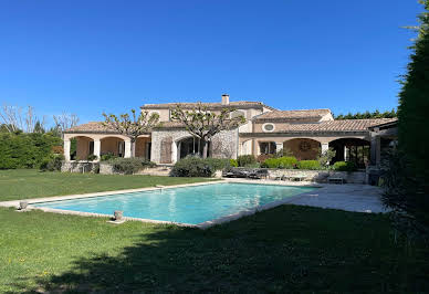 Maison avec piscine et terrasse 12