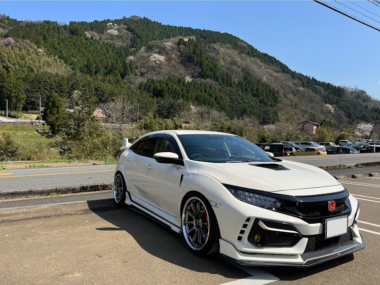 シビックタイプRのオフ突撃🤣・休日を満喫😊・遠征ドライブ・パンケーキ美味しかった😋・長距離ツーリングに関するカスタム事例の投稿画像1枚目