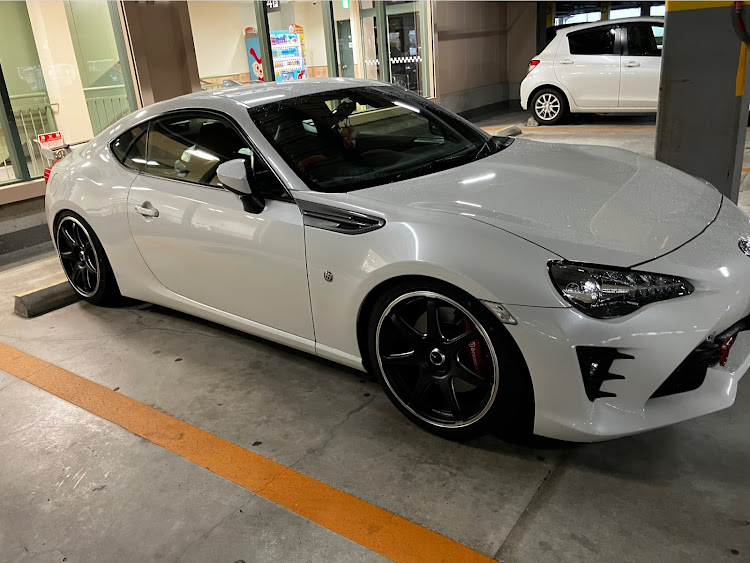 86のフォロー、いいね、コメントよろしくお願いします！・車高調 BLITZ・車高調に関するカスタム事例の投稿画像1枚目