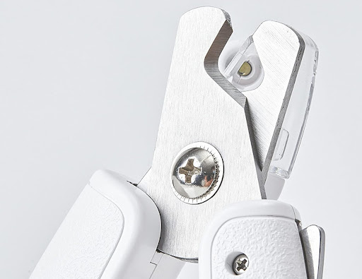 Title 7, Cat nail scissors and dog nail clippers with LE...