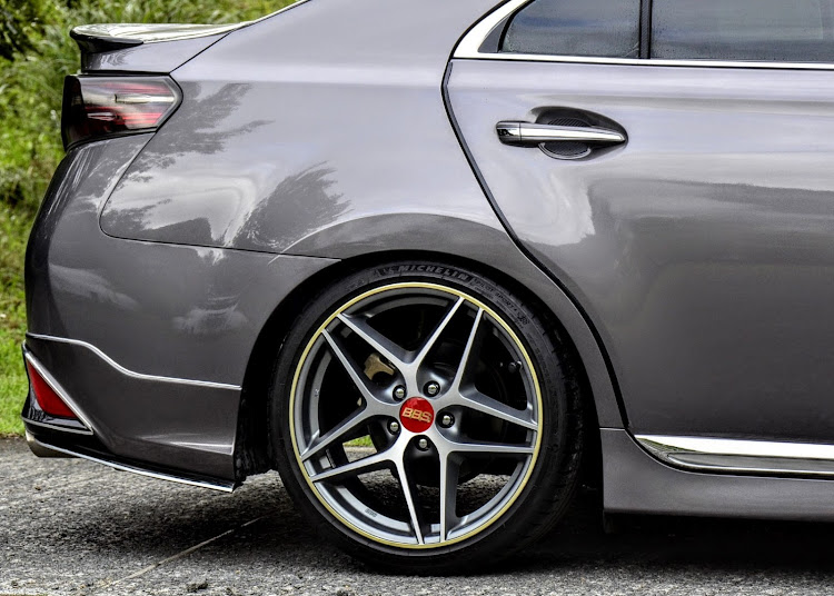 SAIのみんなでつくろうホイール図鑑・BBS Germany・ちょうど良い車高・BBS CF・ミシュランパイロットスポーツ4Sに関するカスタム事例の投稿画像2枚目