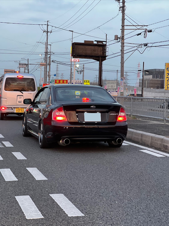レガシィB4のエアサスに関するカスタム事例の投稿画像1枚目