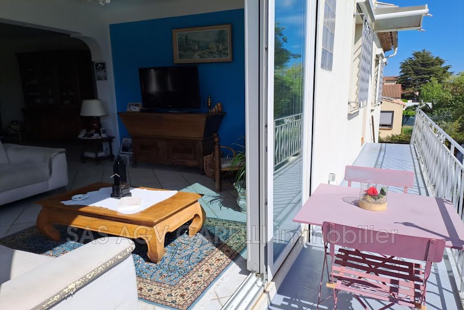 Vente appartement 5 pièces 128.49 m² à Six-Fours-les-Plages (83140), 338 000 €