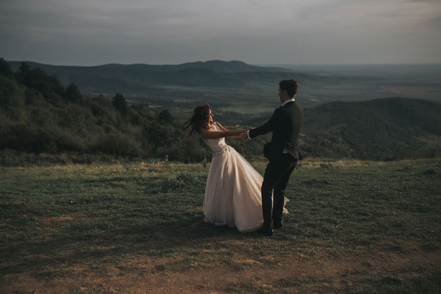 Fotógrafo de bodas Andreea Margaian-Izdrea (andreeaizdrea). Foto del 1 de abril 2016