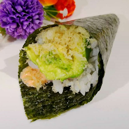 Spicy Avocado & Cucumber Handroll (1pc)