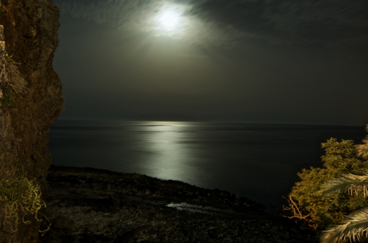 Riflessi di luna sul mare di Willy83