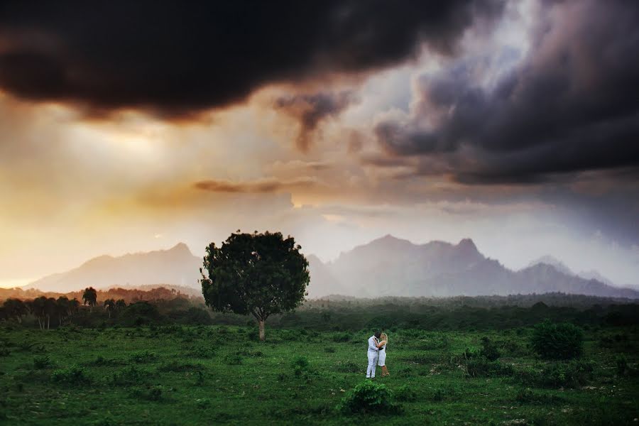 Fotografo di matrimoni Yuriy Meleshko (whitelight). Foto del 31 agosto 2022