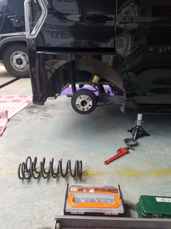 タントカスタムのDIY・オフ会・車高調取付・スタビリンク交換に関するカスタム事例の投稿画像1枚目