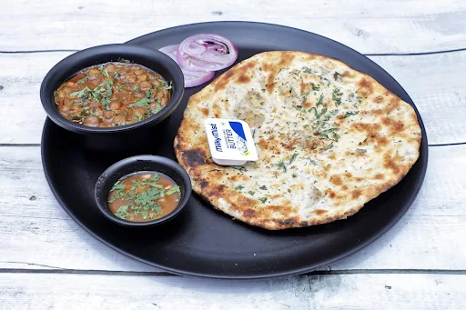 Aloo Kulcha With Chole