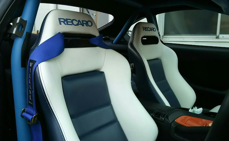 スープラのブレーキキャリパー塗装・助手席交換・4点式シートベルトに関するカスタム事例の投稿画像6枚目