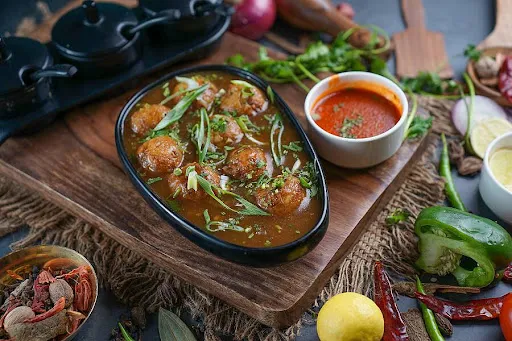 Veg Manchurian (Gravy)