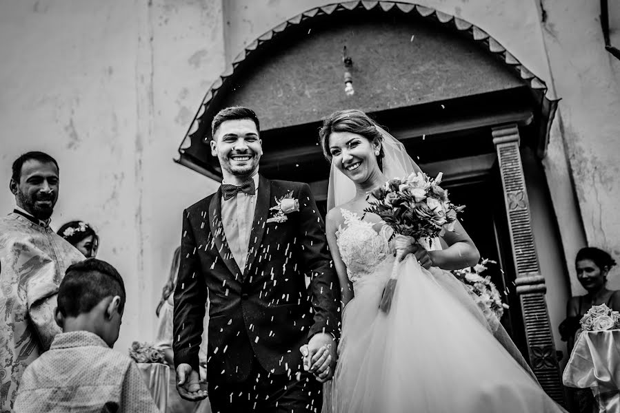 Fotógrafo de casamento Laurentiu Nica (laurentiunica). Foto de 4 de janeiro 2018