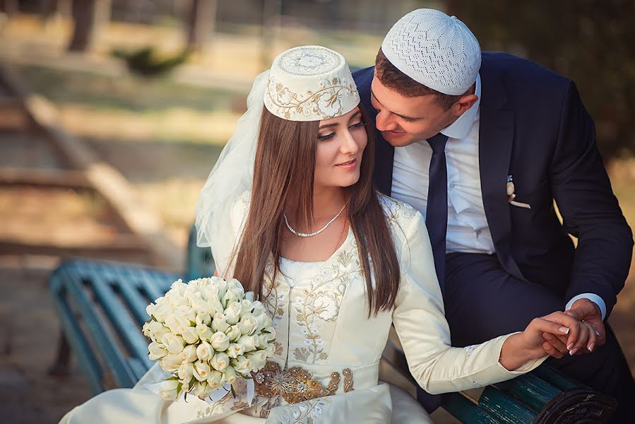 Fotógrafo de casamento Siyare Demina (kowspa). Foto de 12 de janeiro 2016