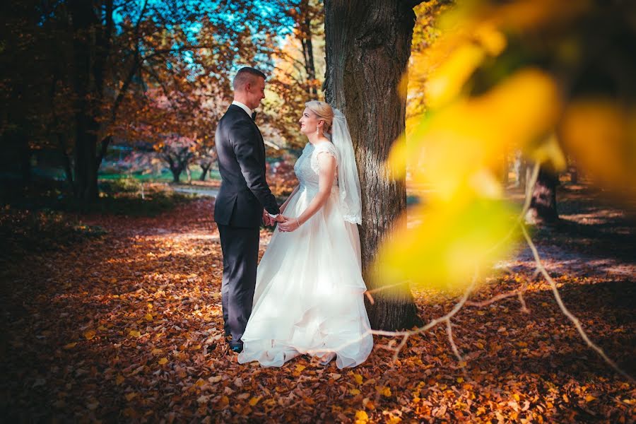 Fotógrafo de casamento Łukasz Gwardencki (lukaszgwardencki). Foto de 14 de janeiro 2022