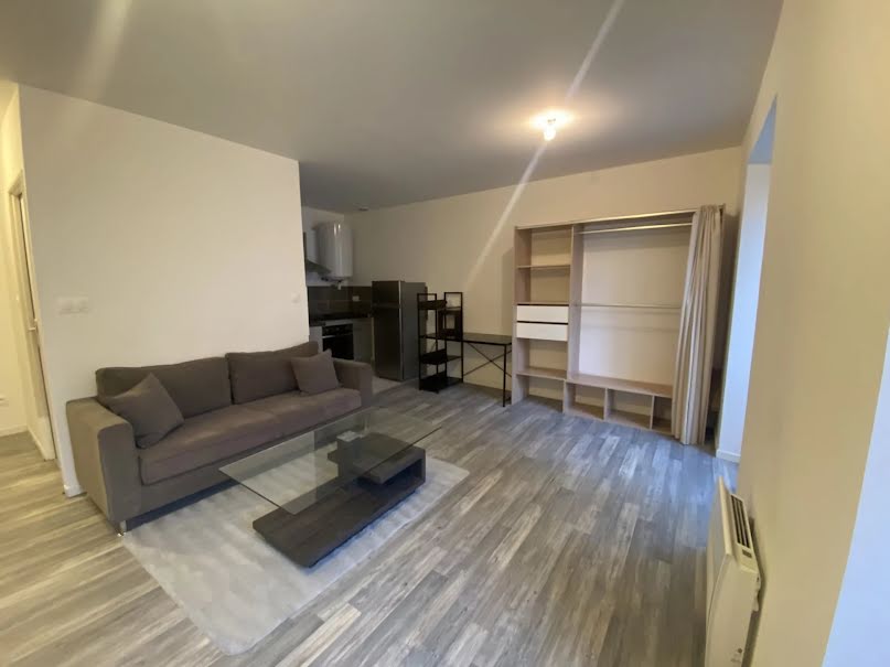 Location meublée appartement  29 m² à Montelimar (26200), 440 €