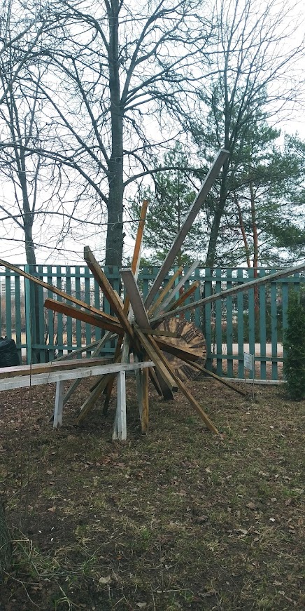 Дорога в Лавру. День второй. памятник, дошла, памятника, Лавру, Волковского, который, Дороги, вокруг, Тайнинском, Однако, апреля, быстро, грязь, скоро, оказалась, Пушкино, месте, Только, шоссе, После