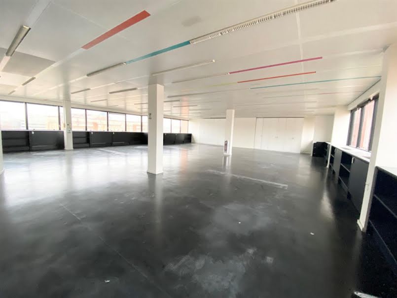 Location  locaux professionnels  860 m² à Ivry-sur-Seine (94200), 16 985 €