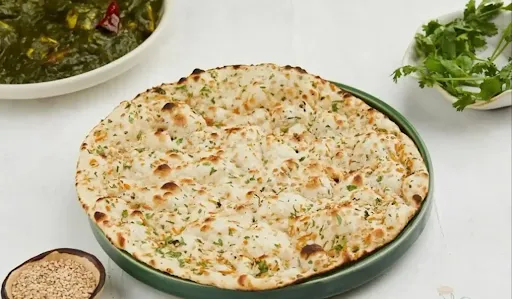 Garlic Cheese Chilly Naan