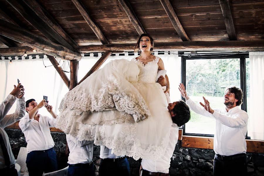 Fotografo di matrimoni Carmelo Ucchino (carmeloucchino). Foto del 6 aprile 2020