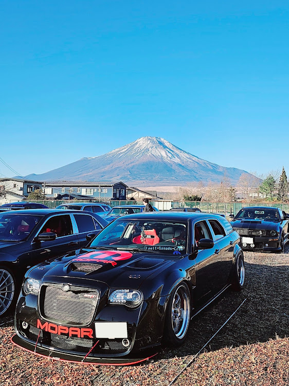 300C ツーリングのいつもイイね＆コメントありがとうございます😆・Legit Xanadu Crew🇺🇸・A-DAY・山中湖・アメ車好きと繋がりたいに関するカスタム事例の投稿画像1枚目