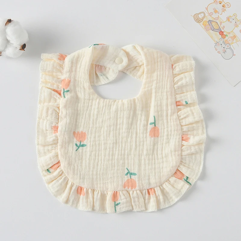 Baby slab met ruches van bedrukte katoenen gaas en kant, zacht en absorberend, ideaal voor voeding en doorkomende tandjes.