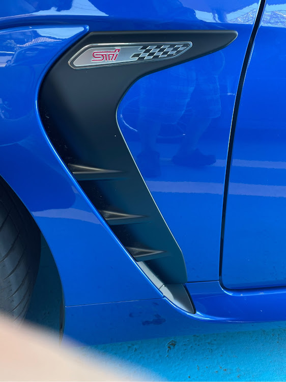 インプレッサ アネシスの新型BRZ・試乗・なんちゃってSTI・勝手にコラボ・コラボお誘いお待ちしておりますに関するカスタム事例の投稿画像5枚目