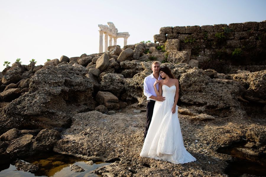 Fotógrafo de casamento Nataliya Olgun-Kovaleva (natusikin). Foto de 14 de agosto 2017