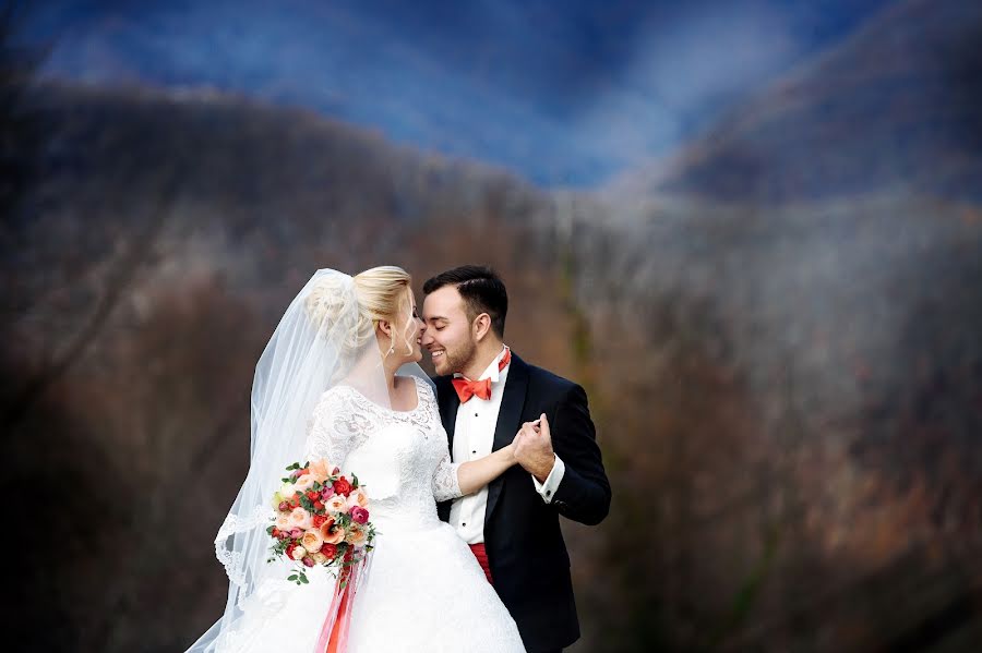 Fotógrafo de bodas Yuriy Luksha (juraluksha). Foto del 3 de mayo 2017