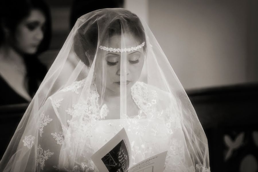 Fotografo di matrimoni Maxine Huselbee (maxinehuselbee). Foto del 2 luglio 2019