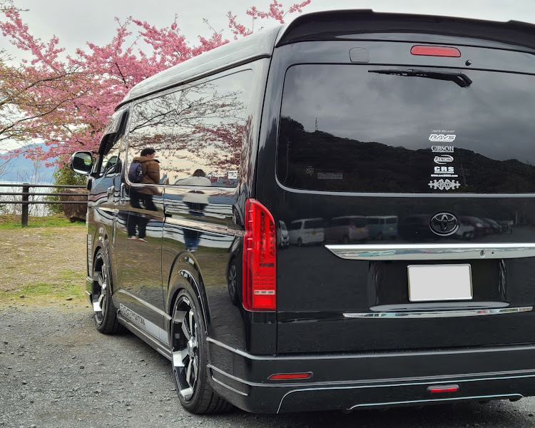 ハイエースワゴンのハイエース200系・河津桜・愛車の好きな角度に関するカスタム事例の投稿画像3枚目