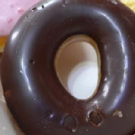 Krispy Kreme Doughnuts 甜甜圈