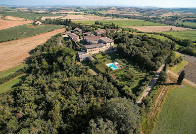 Farmhouse with pool 3