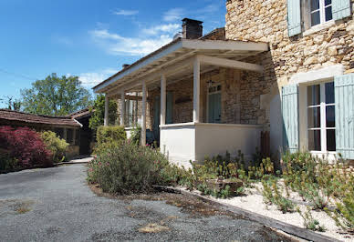 Maison avec piscine et terrasse 2